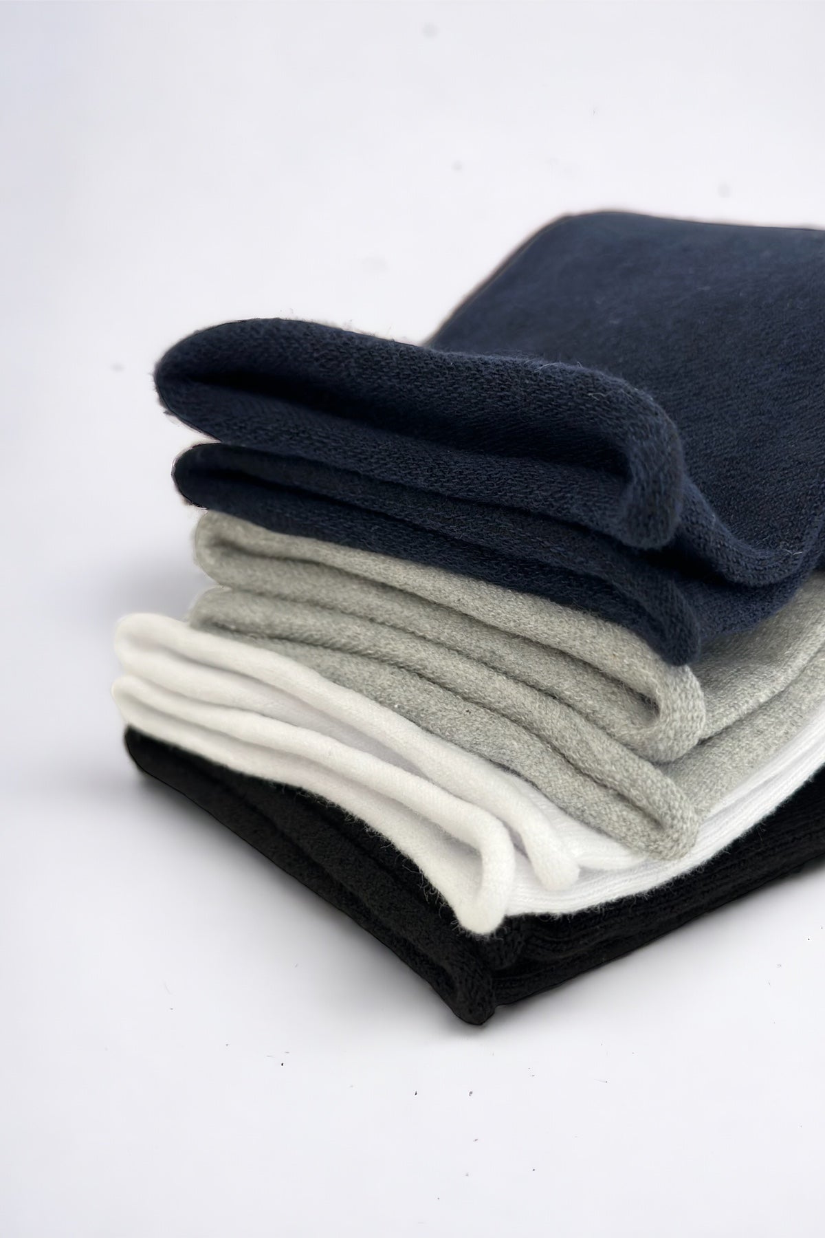 Erkek 4'lü Pamuklu Lastiksiz Çok Renkli Dikişsiz Esnek Iz Bırakmaz Uzun Konç Sıkmayan Çorap